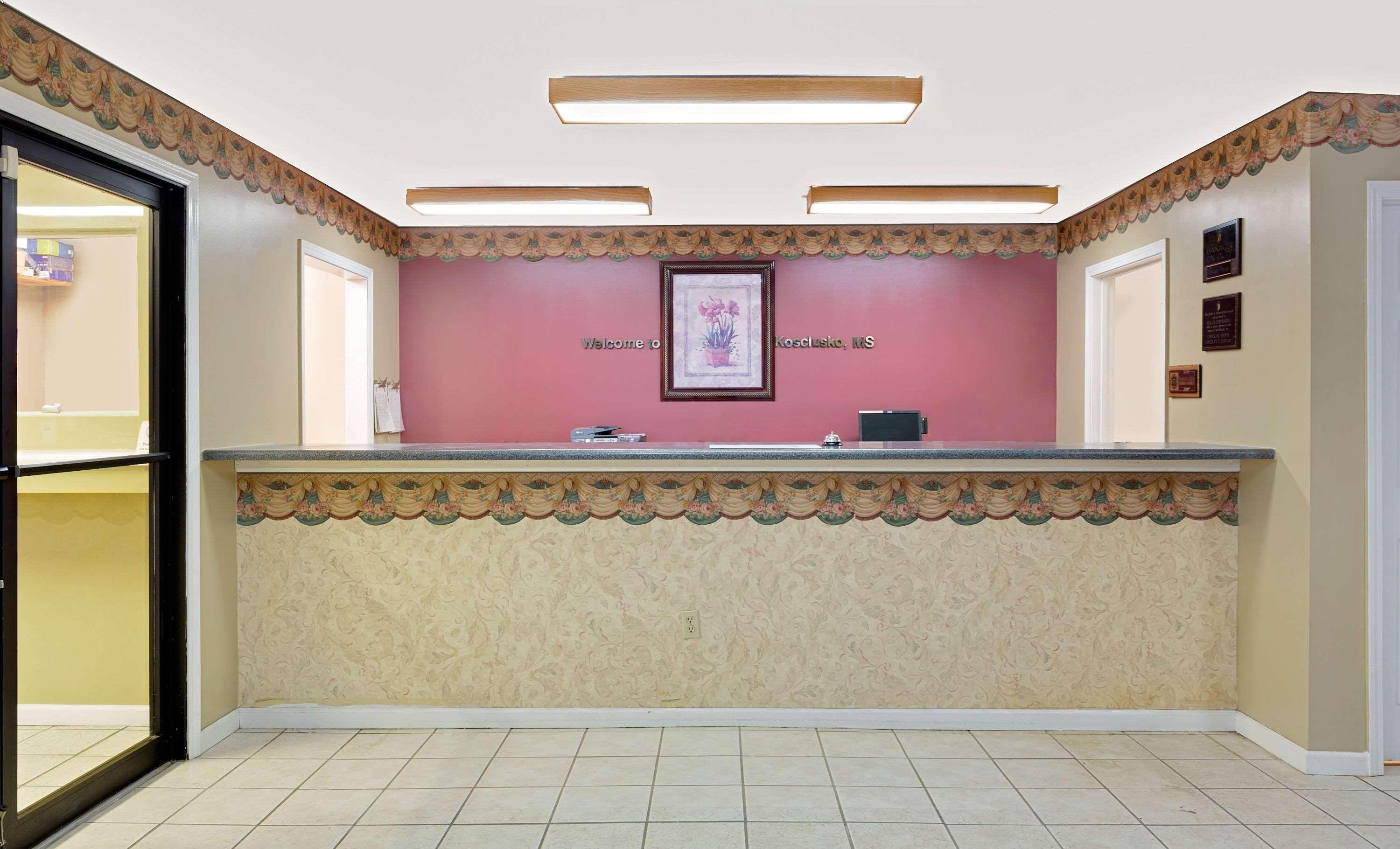Super 8 By Wyndham Kosciusko Motel Exterior photo