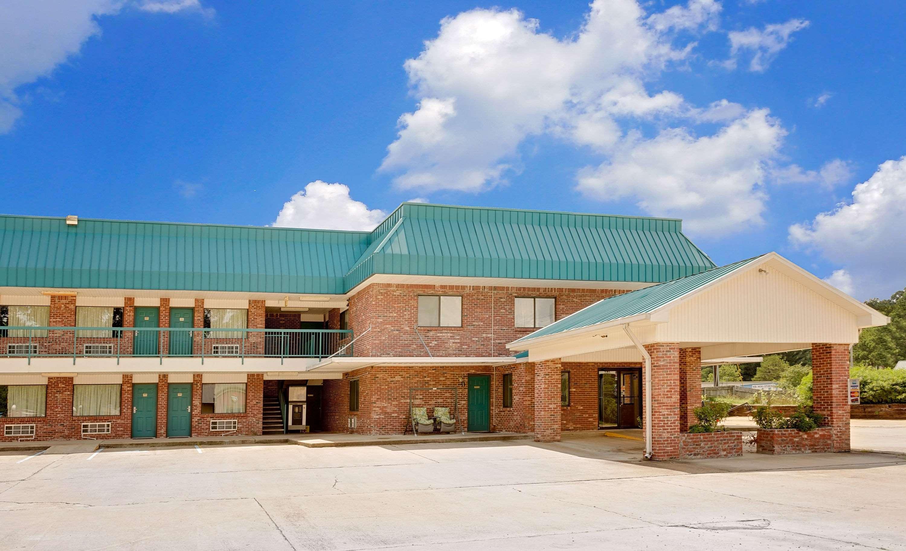 Super 8 By Wyndham Kosciusko Motel Exterior photo