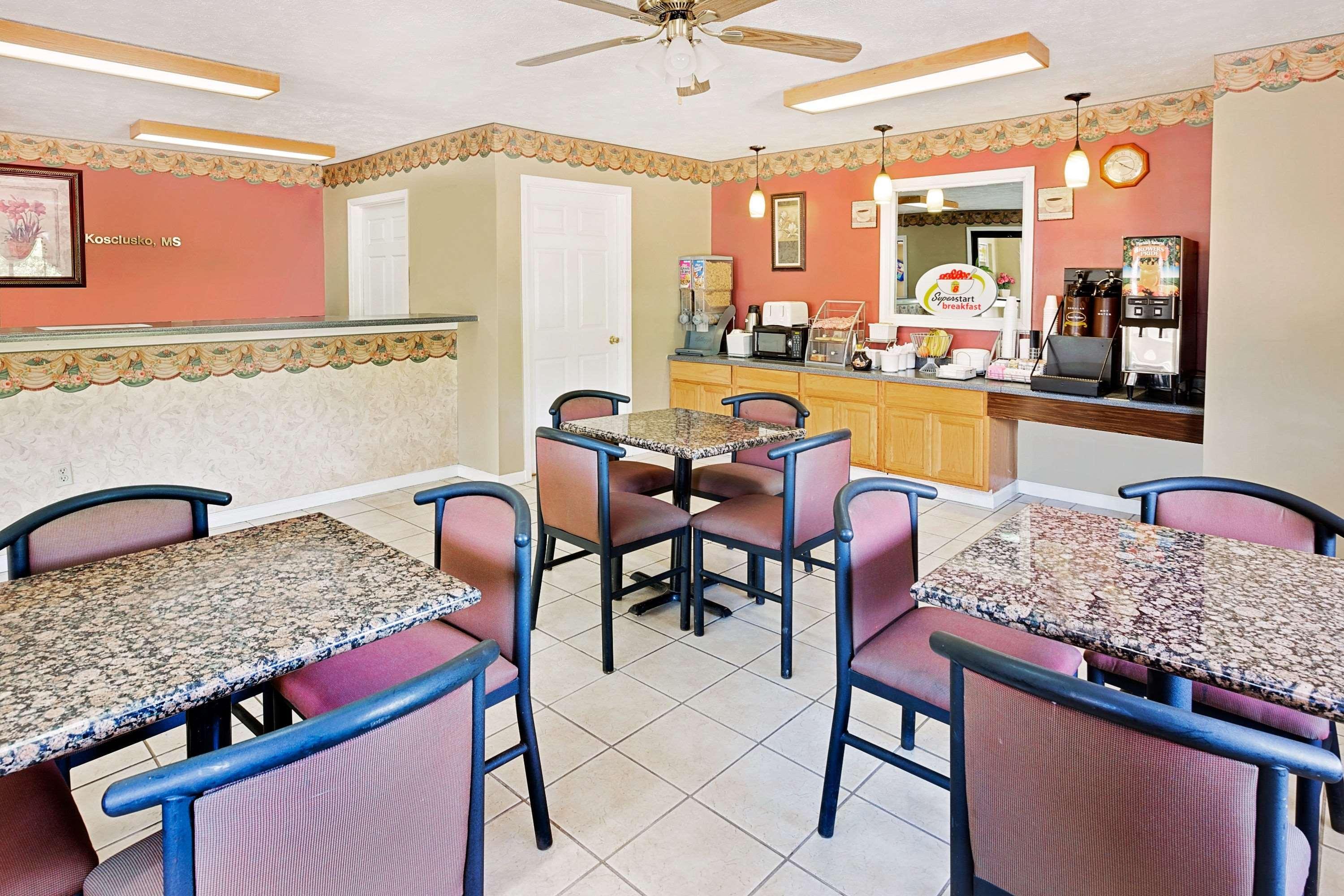 Super 8 By Wyndham Kosciusko Motel Exterior photo